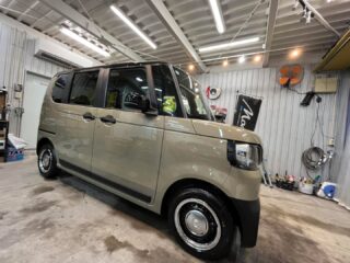 ホンダN-BOX joyのI様❣️
⁡
新車で購入された奥様カーのコーティング依頼にてご来店頂きました☺️
⁡
ボディーにはハードバリアX-OVERコーティング、更にはウインドガラス全面撥水加工を施し、愛娘さんの為にとTVキャンセラーの取付を作業させて頂きました。
⁡
I様、この度はご依頼頂き有難う御座いました。
⁡
またのご来店お待ちしております🙇‍♂️

#狛江市カーコーティング #ウインドフィルム施工専門店 #セダーブレイブ #東京都カーコーティング #ドライブレコーダー取り付け専門店 #cedarbrave #水道道路沿い #スモークフィルム施工 #持ち込みパーツok #狛江市東和泉 #tvキャンセラー #tvキャンセラー取付け #車検 #車検整備 #板金 #板金塗装 #板金塗装🚗