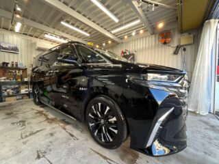 トヨタ　アルファードのO様❣️
⁡
購入時のコーティングから定期的にメンテナンスにてご来店頂いており、今回もメンテナンスにてご来店頂きました☺️
⁡
O様のアルファードは個人タクシーでして、エグゼクティブラウンジな車内は超快適空間👍
贅沢気分を満喫出来るタクシーになります。
⁡
そんな高級車をメンテナンスにて更に上質感を増しての納車。
⁡
O様、いつもご依頼頂き有難う御座います。
⁡
また次回も宜しくお願い致します🙇

#狛江市カーコーティング #ウインドフィルム施工専門店 #セダーブレイブ #東京都カーコーティング #ドライブレコーダー取り付け専門店 #cedarbrave #水道道路沿い #スモークフィルム施工 #持ち込みパーツok #狛江市東和泉 #アルファード #アルファードタクシー #板金 #板金塗装🚗 #車検 #車検整備 #車検対応 #コーティングメンテナンス